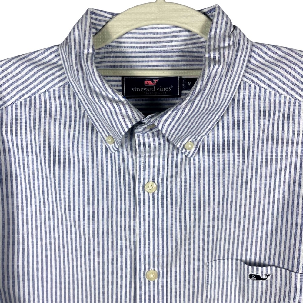 Vineyard Vines Button Down Shirt Mens Medium Blue White Striped Whale Logo
